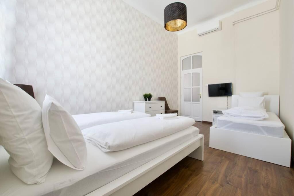Premium Apartment By Hi5-Vaci Str. 3 Bedroom Budapest Ngoại thất bức ảnh