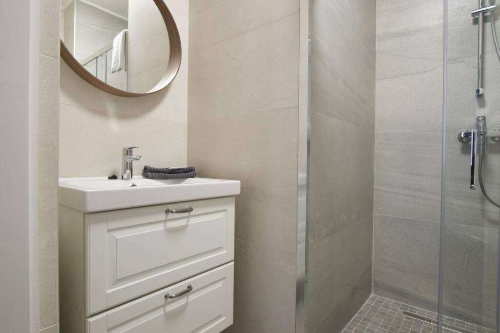 Premium Apartment By Hi5-Vaci Str. 3 Bedroom Budapest Ngoại thất bức ảnh