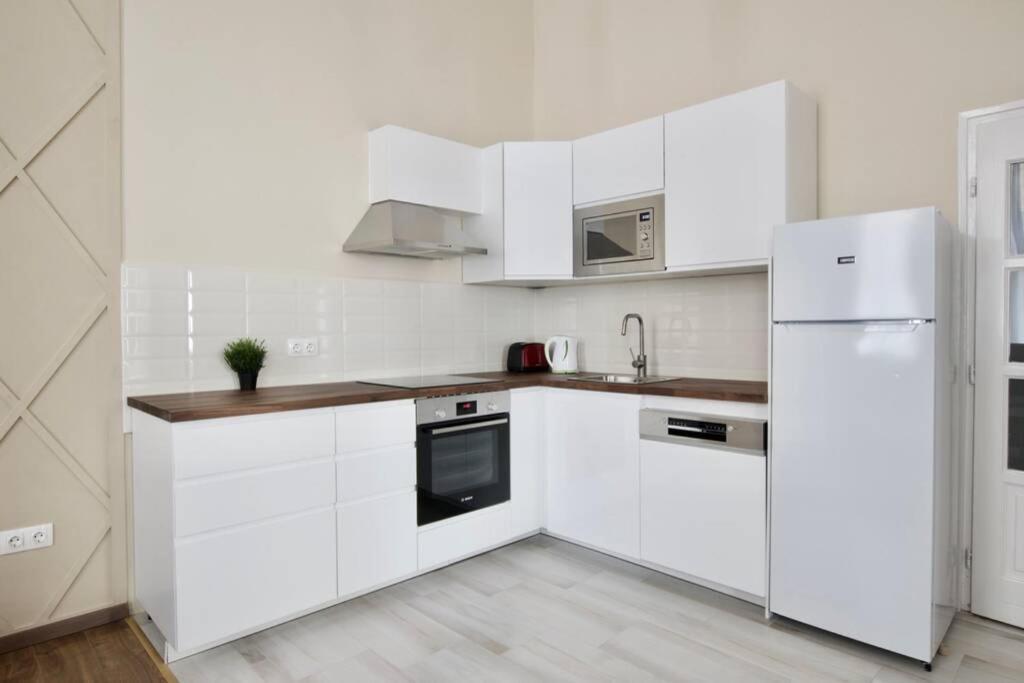 Premium Apartment By Hi5-Vaci Str. 3 Bedroom Budapest Ngoại thất bức ảnh