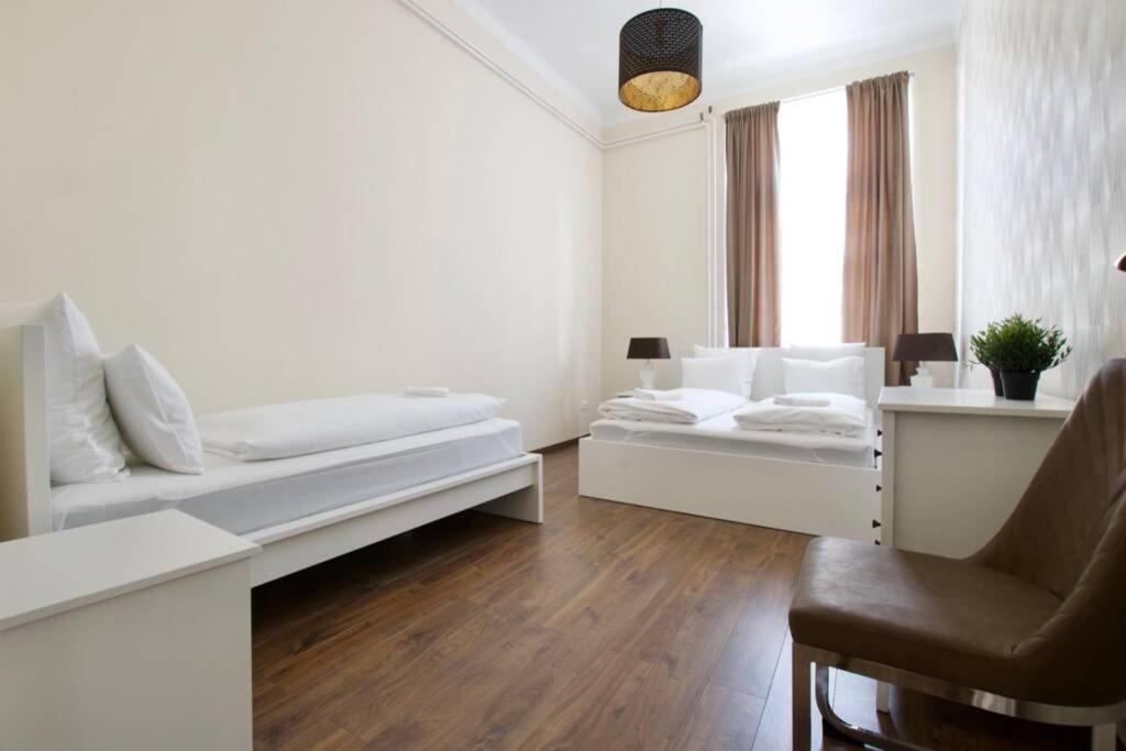 Premium Apartment By Hi5-Vaci Str. 3 Bedroom Budapest Ngoại thất bức ảnh
